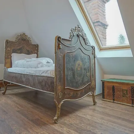 Апартаменти Cn2i Luxury Accommodation/pictor Pop Брашов